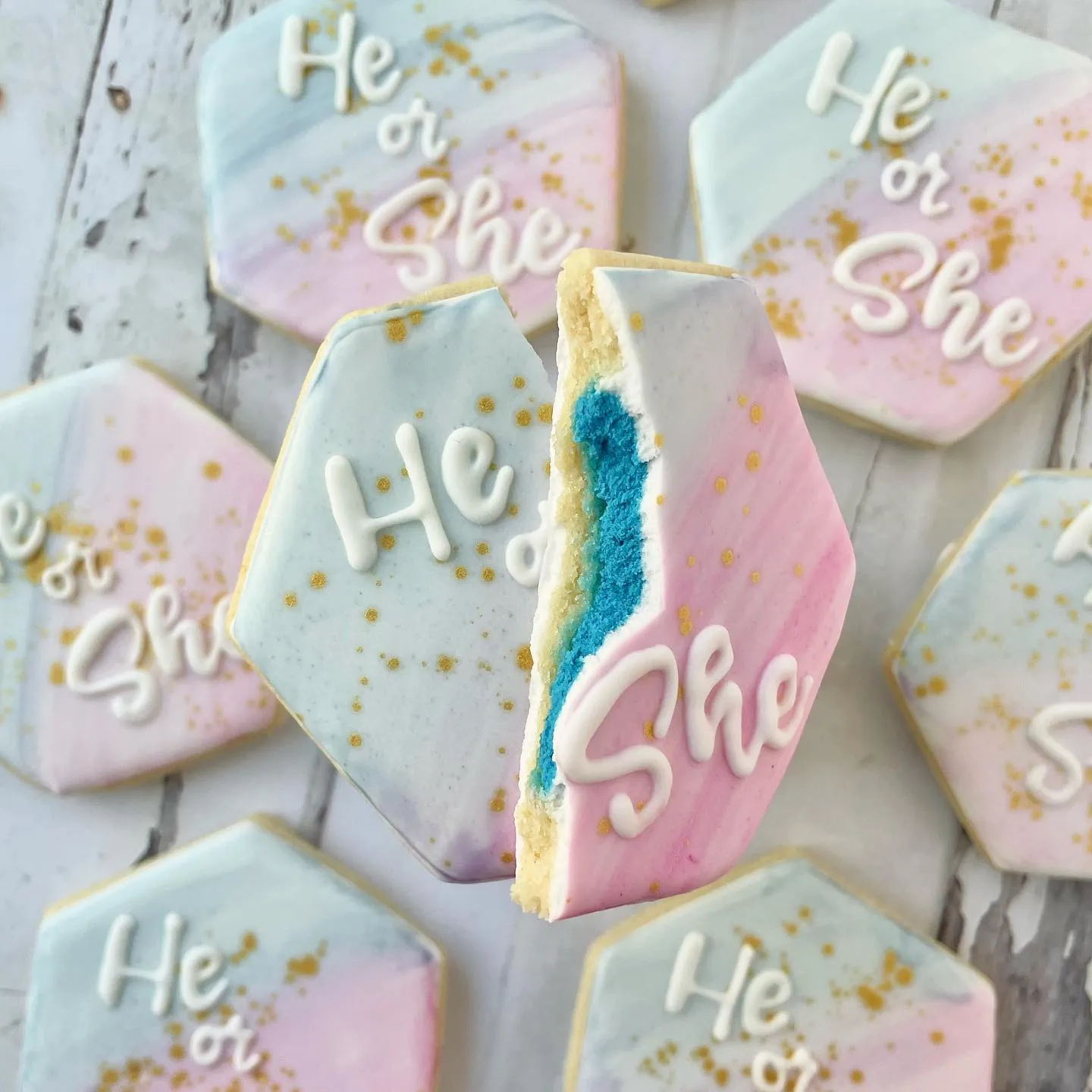 gender reveal cakes